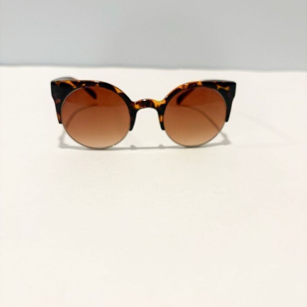 QUAY Australia HARLEM Round Cat Eye Sunglasses Brown tortoise